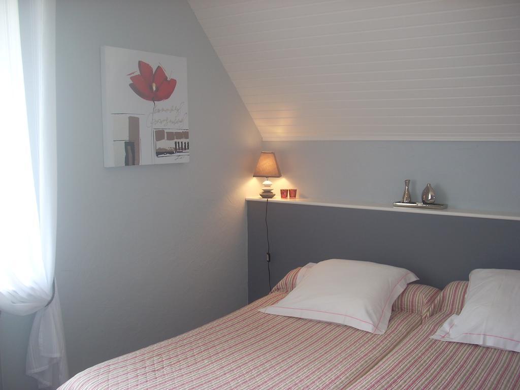 Chambres d'hotes Kergollay Lanhouarneau Chambre photo