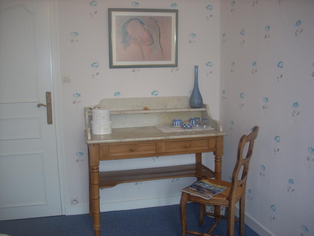 Chambres d'hotes Kergollay Lanhouarneau Chambre photo